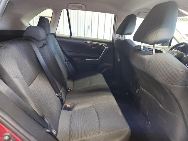 4T3L6RFV6MU021343 - 2021 TOYOTA RAV4 LE RED photo 11