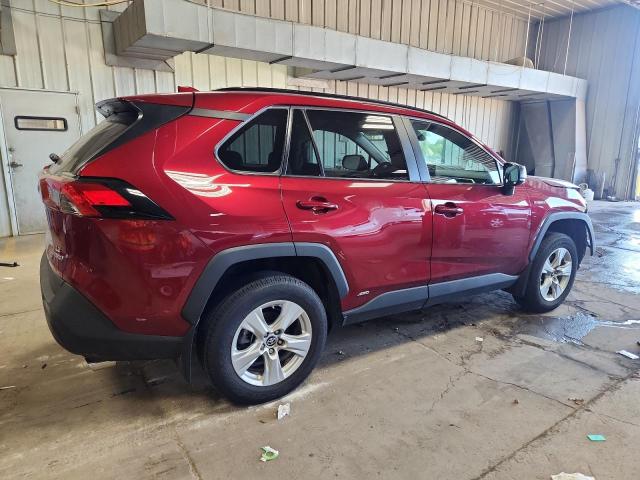 4T3L6RFV6MU021343 - 2021 TOYOTA RAV4 LE RED photo 3
