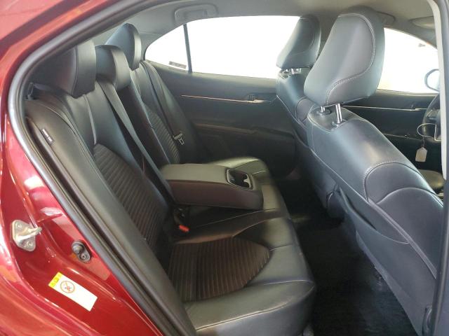 4T1B11HKXJU557022 - 2018 TOYOTA CAMRY L 红色 照片 10