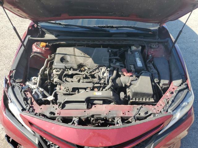 4T1B11HKXJU557022 - 2018 TOYOTA CAMRY L 红色 照片 11