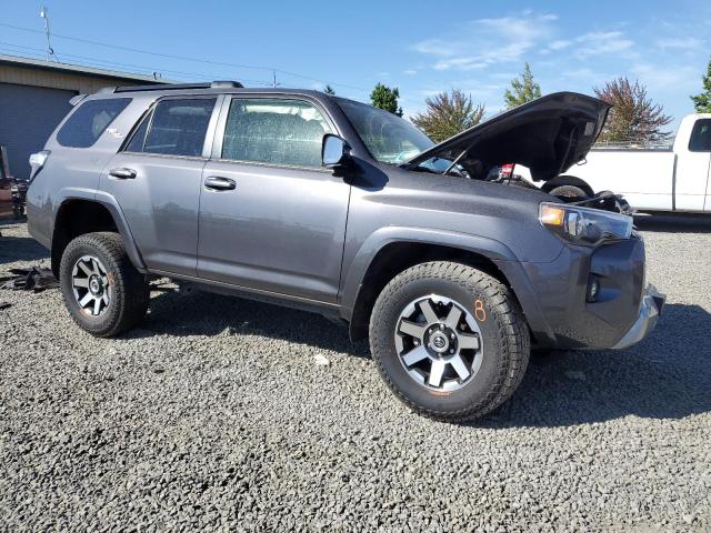 JTERU5JR2P6099395 - 2023 TOYOTA 4RUNNER SE GRAY photo 4