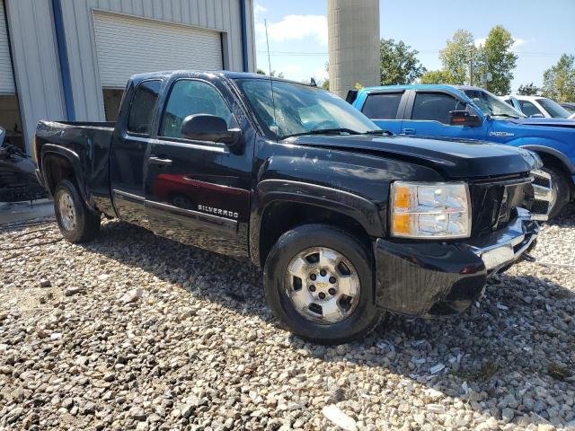 1GCRKSE38BZ450557 - 2011 CHEVROLET SILVERADO K1500 LT BLACK photo 4