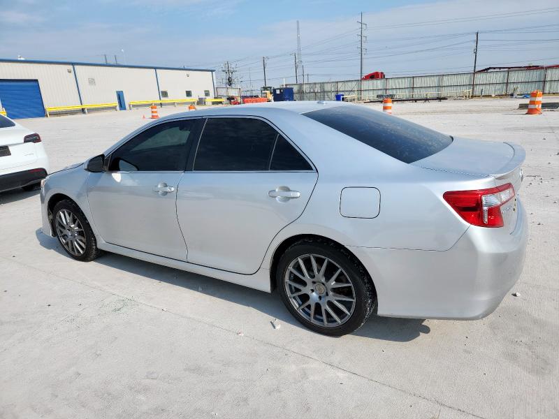 4T1BK1FK1CU019070 - 2012 TOYOTA CAMRY SE 银色 照片 2