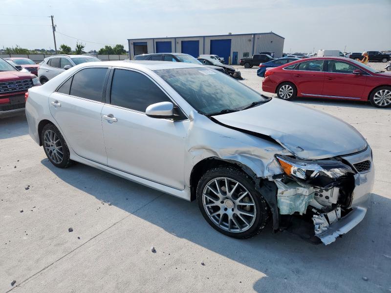 4T1BK1FK1CU019070 - 2012 TOYOTA CAMRY SE 银色 照片 4
