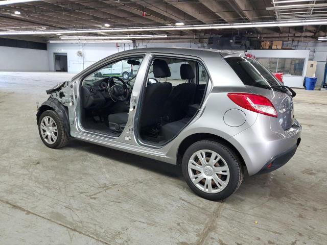 JM1DE1HY2B0103216 - 2011 MAZDA MAZDA2 银色 照片 2