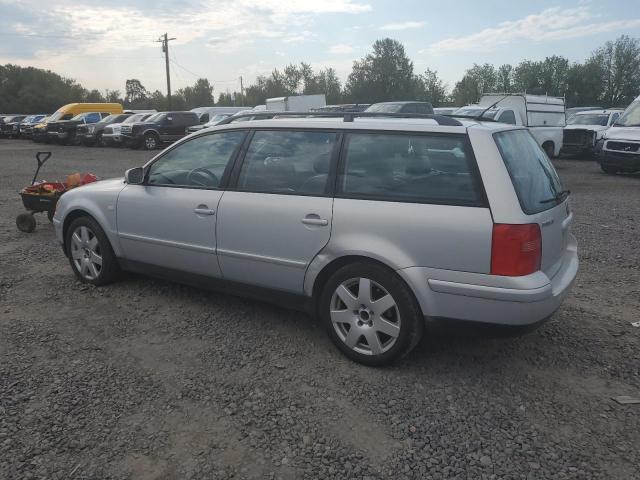 WVWNA23B9YE120891 - 2000 VOLKSWAGEN PASSAT GLS SILVER photo 2