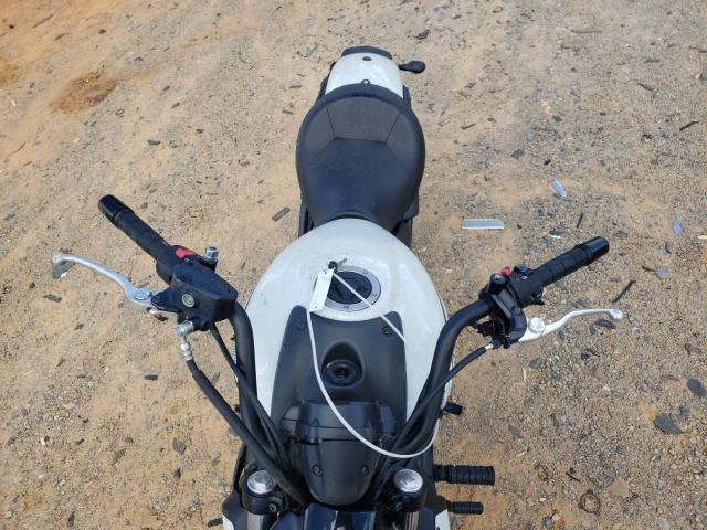 JKAENEC18NDA05145 - 2022 KAWASAKI EN650 C Weiß Foto 5