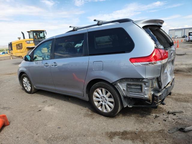 5TDJK3DC3DS057428 - 2013 TOYOTA SIENNA LE ვერცხლისფერი ფოტო 2