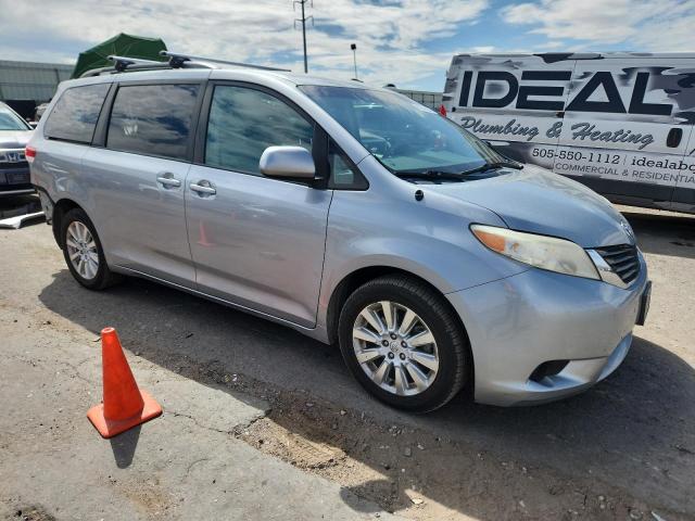 5TDJK3DC3DS057428 - 2013 TOYOTA SIENNA LE ვერცხლისფერი ფოტო 4
