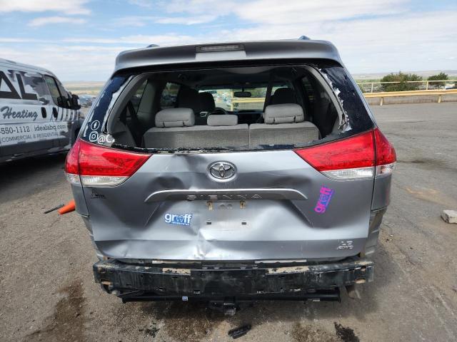 5TDJK3DC3DS057428 - 2013 TOYOTA SIENNA LE ვერცხლისფერი ფოტო 6