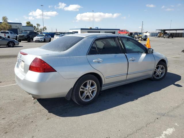 1HGCM56796A096654 - 2006 HONDA ACCORD EX SILVER photo 3