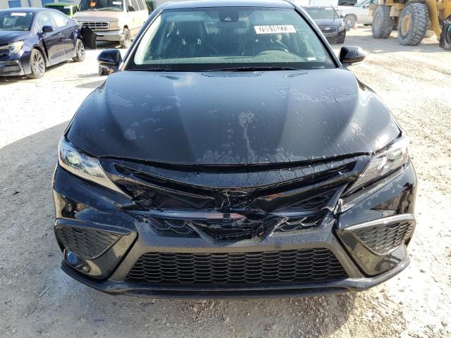 4T1G11AK8PU150969 - 2023 TOYOTA CAMRY SE NIGHT SHADE BLACK photo 5