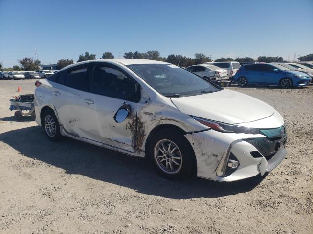 JTDKARFP0H3001089 - 2017 TOYOTA PRIUS PRIM თეთრი ფოტო 4