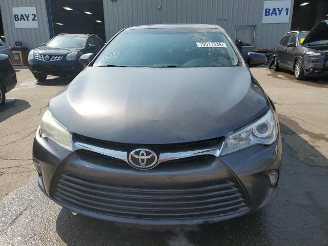 4T4BF1FK0GR575984 - 2016 TOYOTA CAMRY LE GRAY photo 5