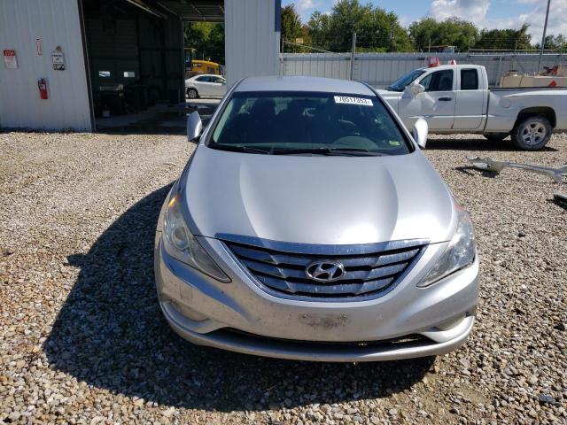 5NPEC4AC5BH265404 - 2011 HYUNDAI SONATA SE SILVER photo 5