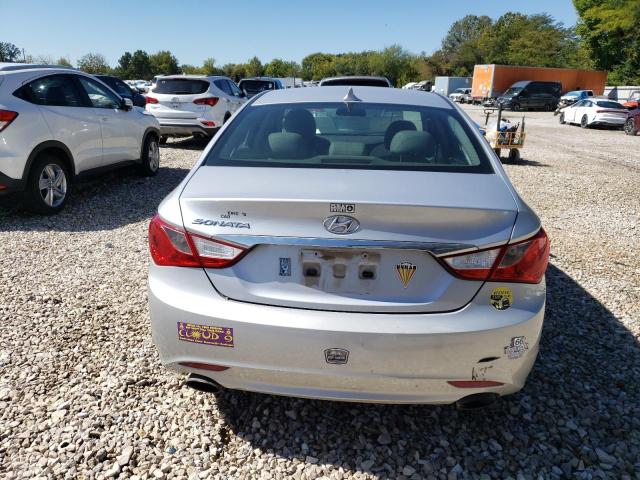 5NPEC4AC5BH265404 - 2011 HYUNDAI SONATA SE SILVER photo 6