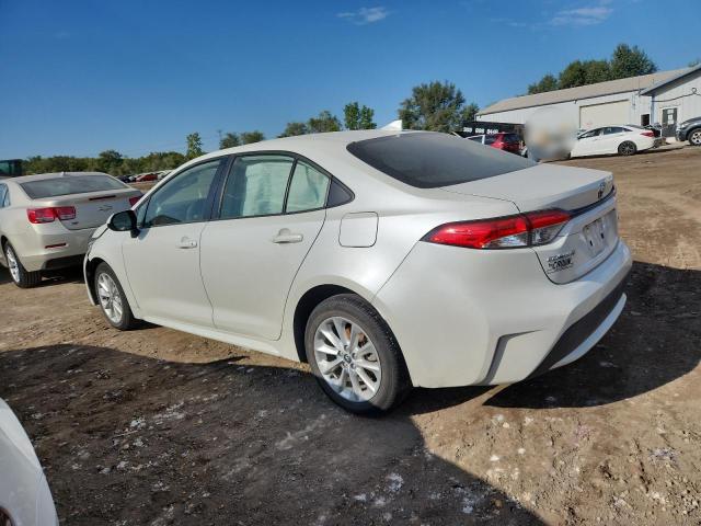 JTDHPRAE1LJ030748 - 2020 TOYOTA COROLLA LE WHITE photo 2