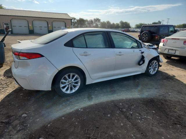 JTDHPRAE1LJ030748 - 2020 TOYOTA COROLLA LE WHITE photo 3