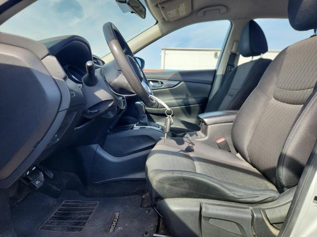 JN8AT2MV5HW005303 - 2017 NISSAN ROGUE S SILVER photo 7