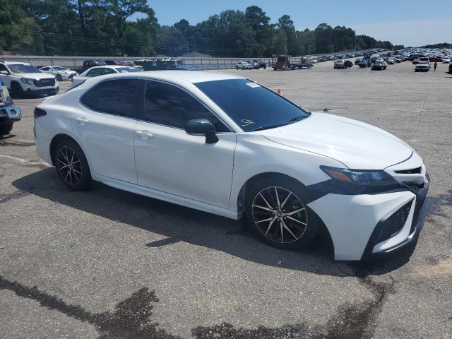 4T1G11AK8PU159655 - 2023 TOYOTA CAMRY SE NIGHT SHADE WHITE photo 4