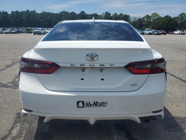 4T1G11AK8PU159655 - 2023 TOYOTA CAMRY SE NIGHT SHADE WHITE photo 6