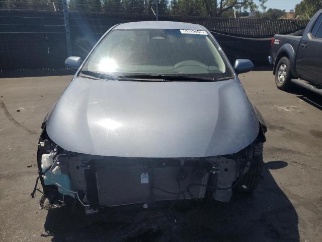 JTDBCMFE0R3057501 - 2024 TOYOTA COROLLA LE ლურჯი ფოტო 5