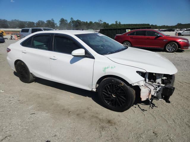 4T4BF1FK5GR578539 - 2016 TOYOTA CAMRY LE 白色 照片 4