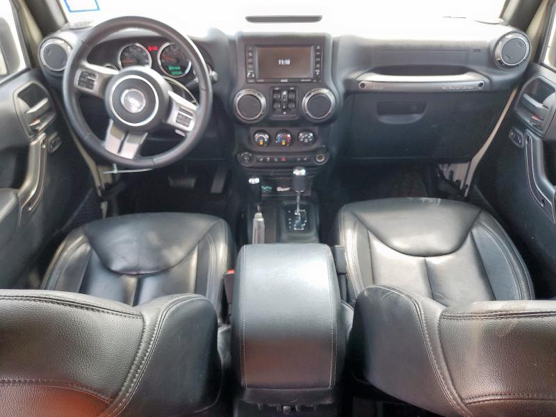 1C4BJWEG6JL867188 - 2018 JEEP WRANGLER U SAHARA Бежевий фото 8