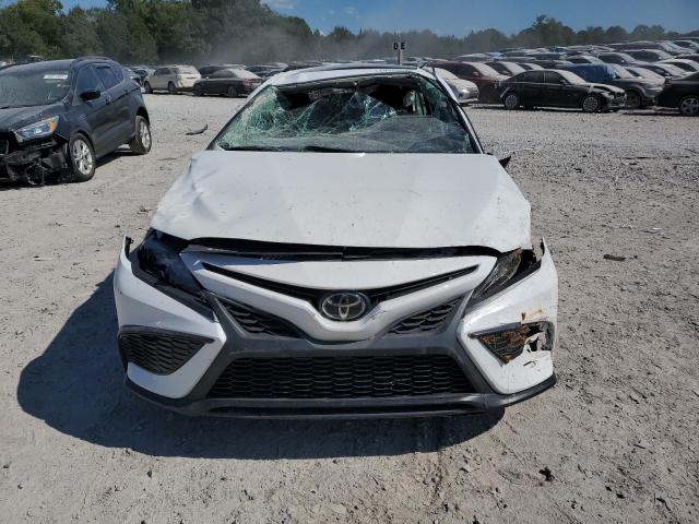4T1G11AK6PU836959 - 2023 TOYOTA CAMRY SE NIGHT SHADE WHITE photo 5