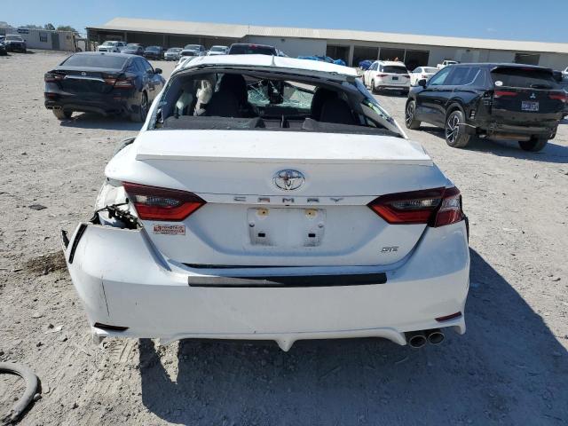 4T1G11AK6PU836959 - 2023 TOYOTA CAMRY SE NIGHT SHADE WHITE photo 6