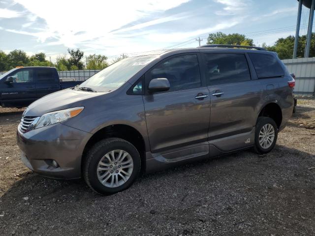 2015 TOYOTA SIENNA XLE, null