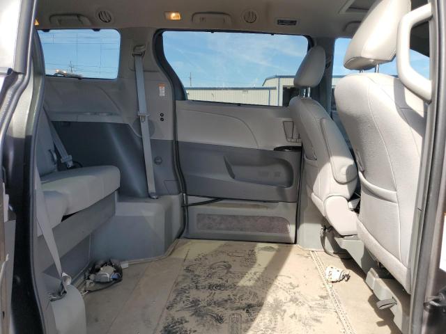 5TDYK3DC2FS672344 - 2015 TOYOTA SIENNA XLE GRAY photo 11