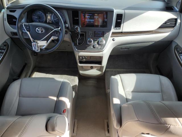 5TDYK3DC2FS672344 - 2015 TOYOTA SIENNA XLE GRAY photo 8