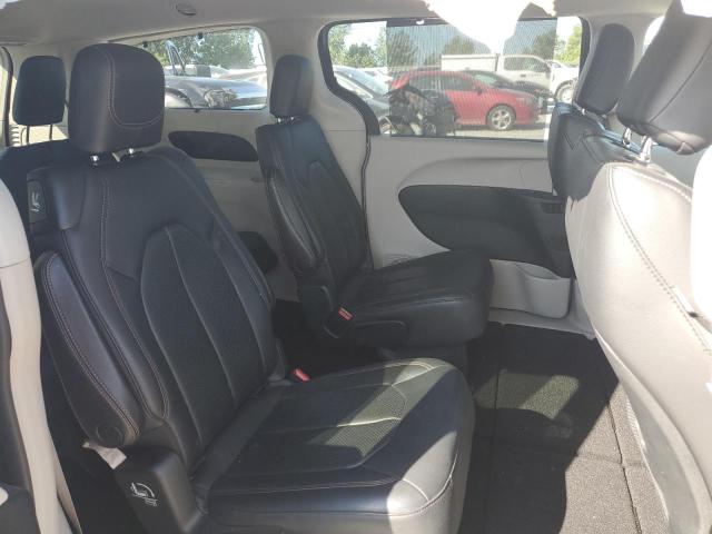 2C4RC1BGXJR100581 - 2018 CHRYSLER PACIFICA TOURING L BLACK photo 11