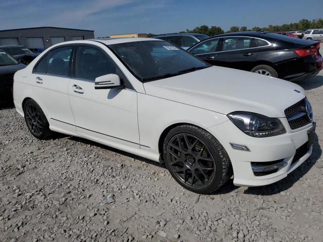 WDDGF8ABXDR300745 - 2013 MERCEDES-BENZ C 300 4MATIC WHITE photo 4