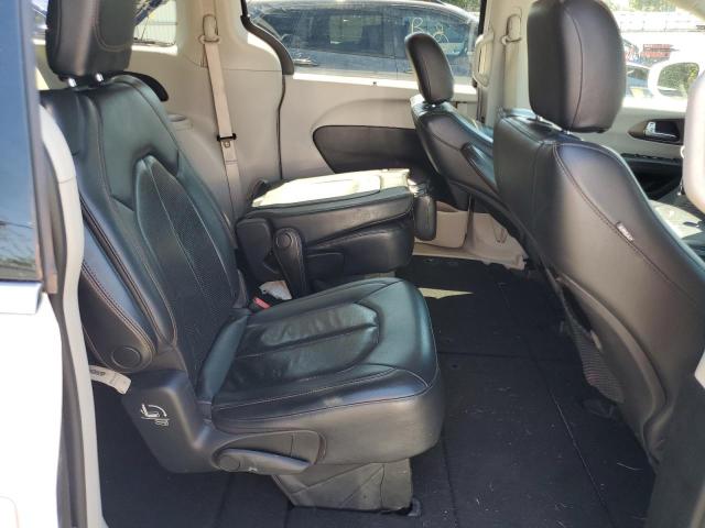 2C4RC1BG4KR698295 - 2019 CHRYSLER PACIFICA TOURING L WHITE photo 11