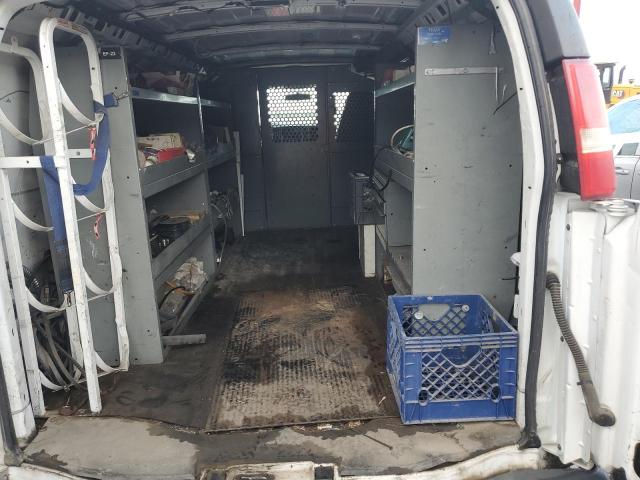 1GCFG15X971126623 - 2007 CHEVROLET EXPRESS G1 WHITE photo 10