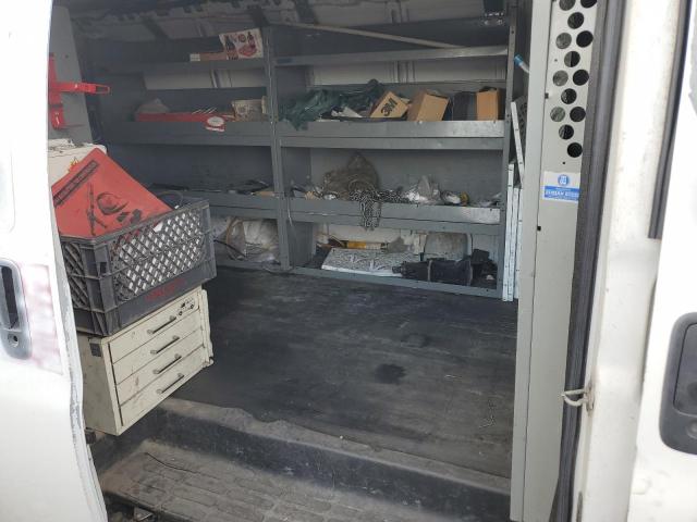 1GCFG15X971126623 - 2007 CHEVROLET EXPRESS G1 WHITE photo 11