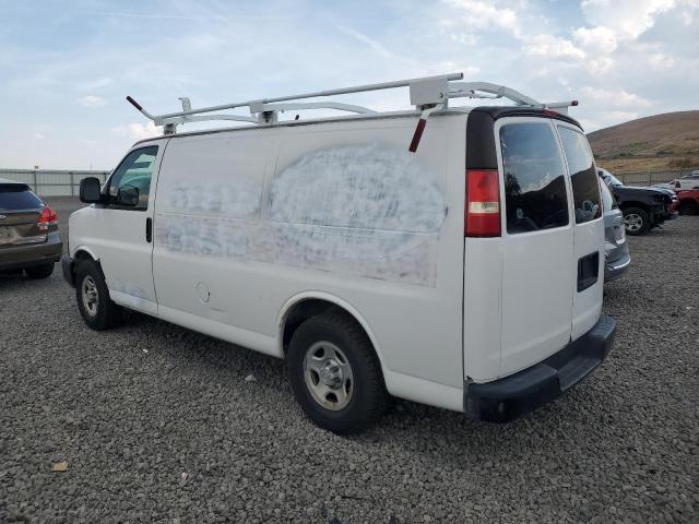 1GCFG15X971126623 - 2007 CHEVROLET EXPRESS G1 WHITE photo 2