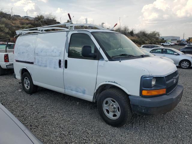 1GCFG15X971126623 - 2007 CHEVROLET EXPRESS G1 WHITE photo 4