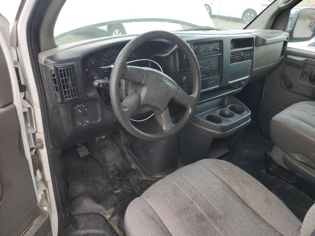 1GCFG15X971126623 - 2007 CHEVROLET EXPRESS G1 WHITE photo 8