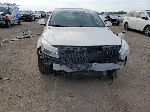 2G4GR5EK3C9140903 - 2012 BUICK REGAL WHITE photo 2