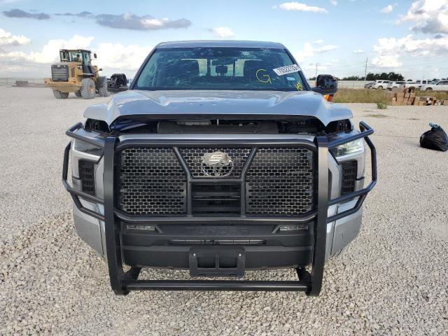 5TFLA5AA0PX027814 - 2023 TOYOTA TUNDRA DOUBLE CAB SR SILVER photo 5