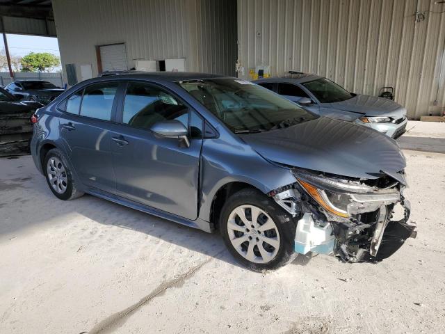 5YFEPMAE7MP168958 - 2021 TOYOTA COROLLA LE ნაცრისფერი ფოტო 4