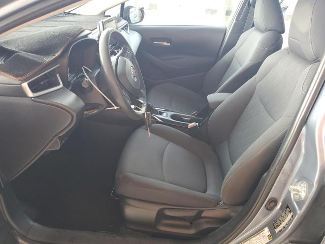 5YFEPMAE7MP168958 - 2021 TOYOTA COROLLA LE ნაცრისფერი ფოტო 7