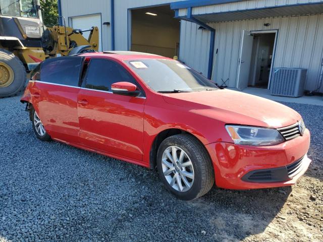 3VWD07AJ7EM439859 - 2014 VOLKSWAGEN JETTA SE RED photo 4