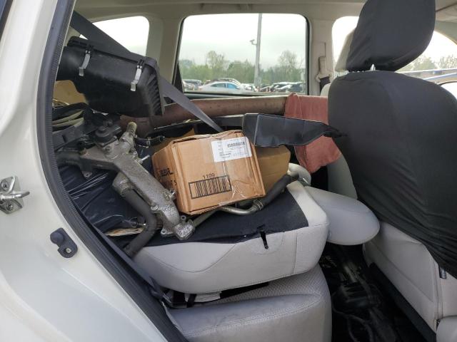 JF2SJADC6GH519437 - 2016 SUBARU FORESTER 2.5I PREMIUM WHITE photo 11