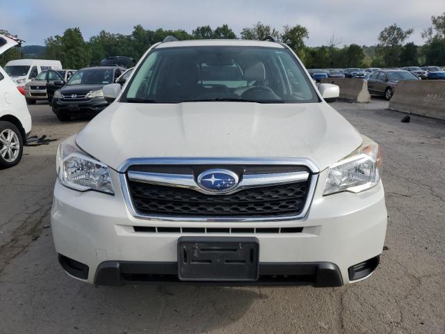JF2SJADC6GH519437 - 2016 SUBARU FORESTER 2.5I PREMIUM WHITE photo 5