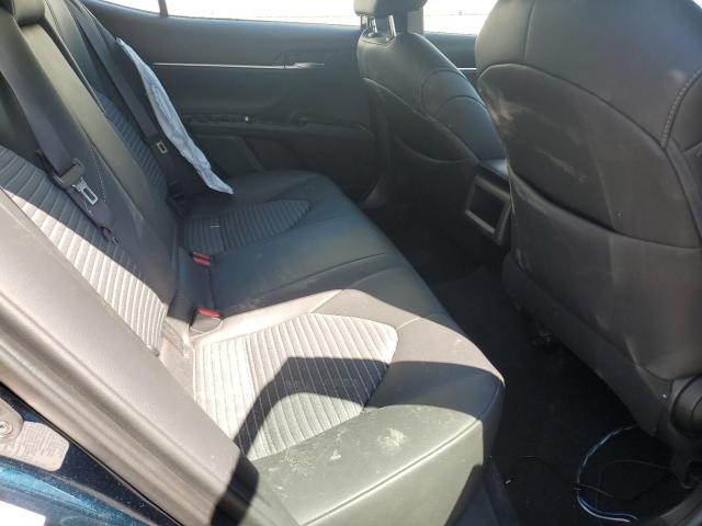 4T1B11HK6JU598070 - 2018 TOYOTA CAMRY L BLUE photo 10