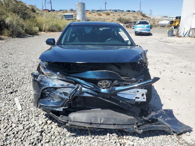 4T1B11HK6JU598070 - 2018 TOYOTA CAMRY L BLUE photo 5